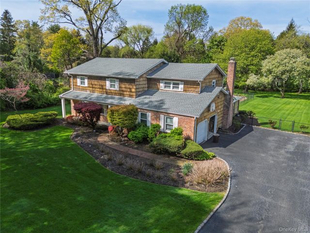 167 Brookville Lane, Glen Head, NY 11545