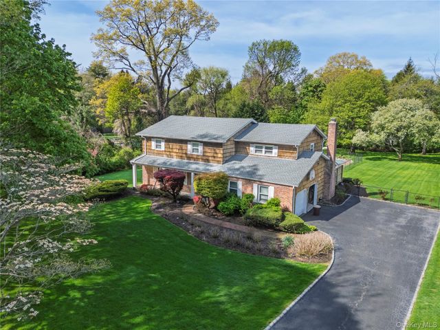 167 Brookville Lane, Glen Head, NY 11545