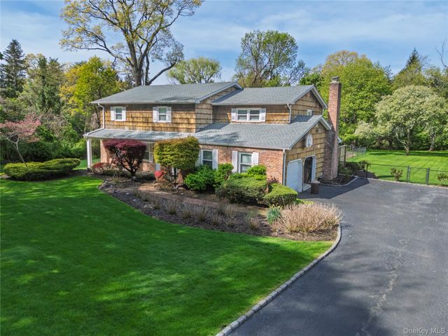 167 Brookville Lane, Glen Head, NY 11545