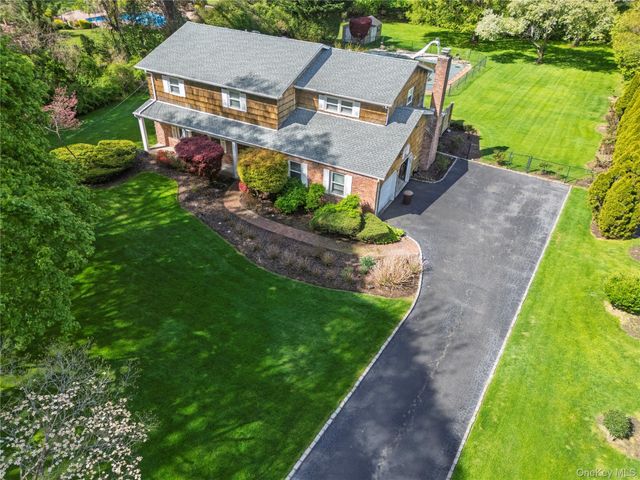 167 Brookville Lane, Glen Head, NY 11545