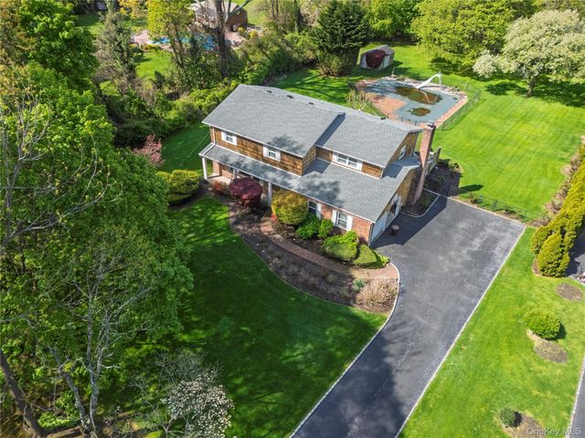 167 Brookville Lane, Glen Head, NY 11545