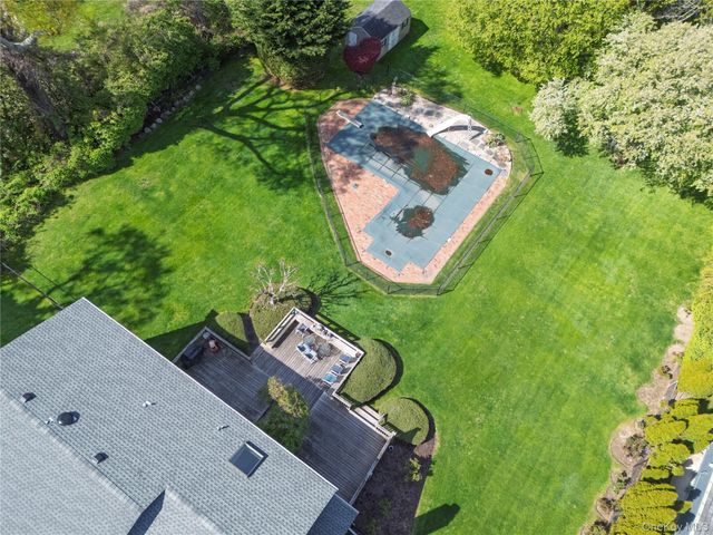 167 Brookville Lane, Glen Head, NY 11545