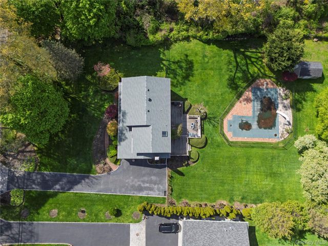 167 Brookville Lane, Glen Head, NY 11545