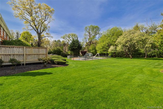 167 Brookville Lane, Glen Head, NY 11545