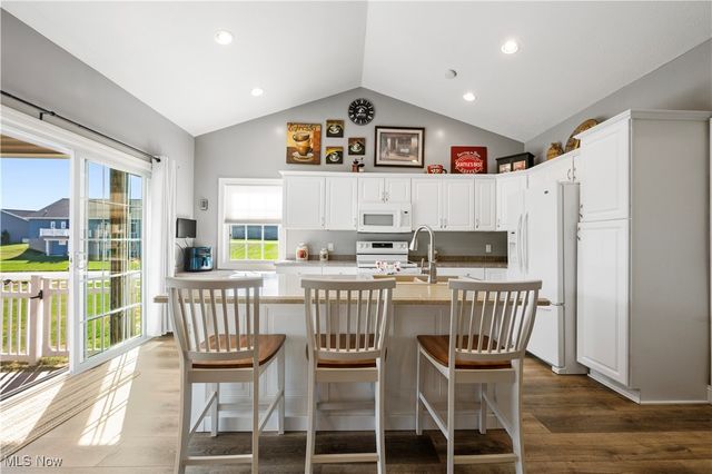 963 Saint Brendan Drive, Canal Fulton, OH 44614