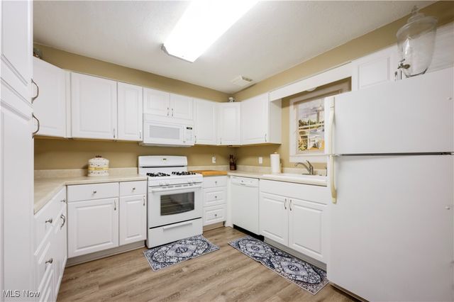 963 Saint Brendan Drive, Canal Fulton, OH 44614