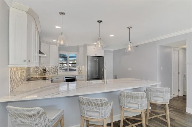 4410 EXETER DRIVE 204, Longboat Key, FL 34228