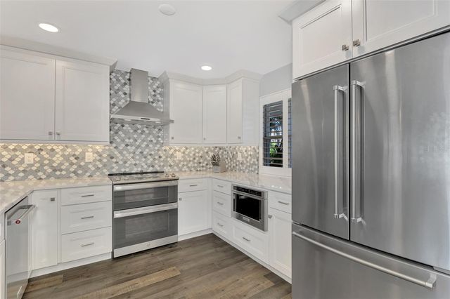 4410 EXETER DRIVE 204, Longboat Key, FL 34228