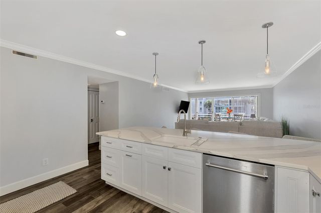 4410 EXETER DRIVE 204, Longboat Key, FL 34228