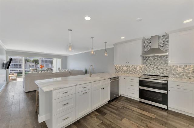 4410 EXETER DRIVE 204, Longboat Key, FL 34228