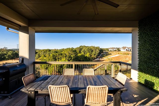 306 Navarro, Boerne, TX 78006