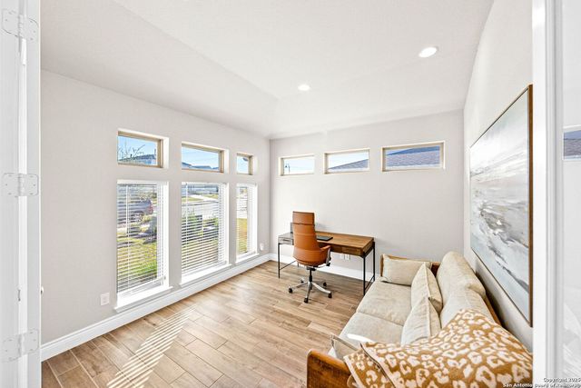 306 Navarro, Boerne, TX 78006