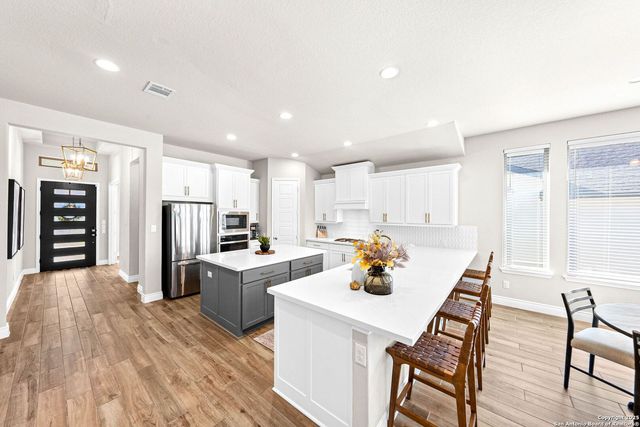 306 Navarro, Boerne, TX 78006