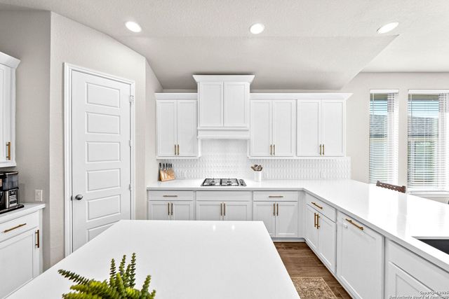 306 Navarro, Boerne, TX 78006