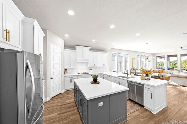 306 Navarro, Boerne, TX 78006