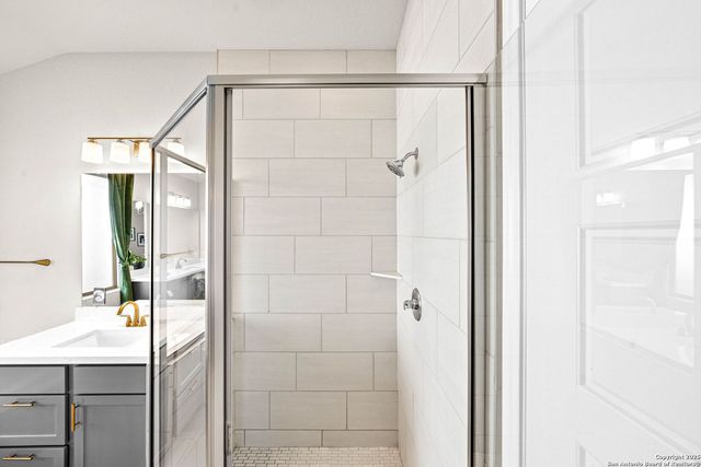 306 Navarro, Boerne, TX 78006