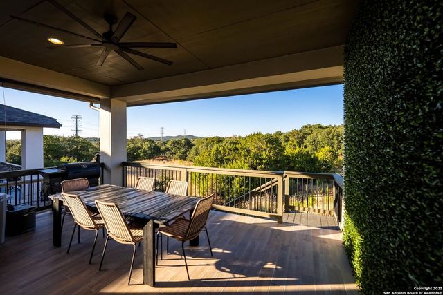 306 Navarro, Boerne, TX 78006