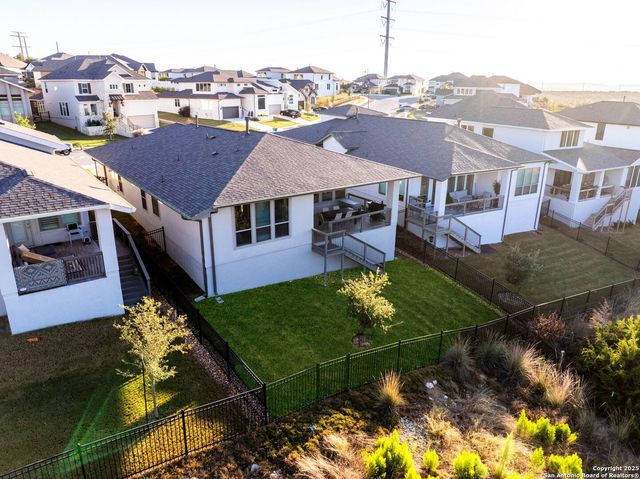 306 Navarro, Boerne, TX 78006