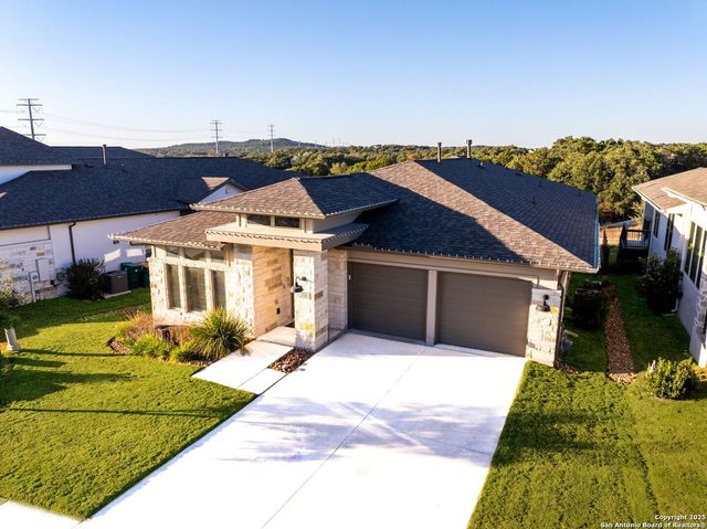 306 Navarro, Boerne, TX 78006