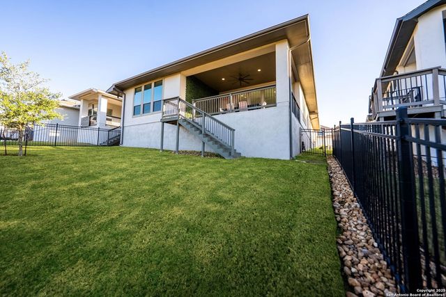 306 Navarro, Boerne, TX 78006