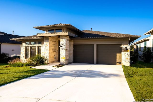 306 Navarro, Boerne, TX 78006