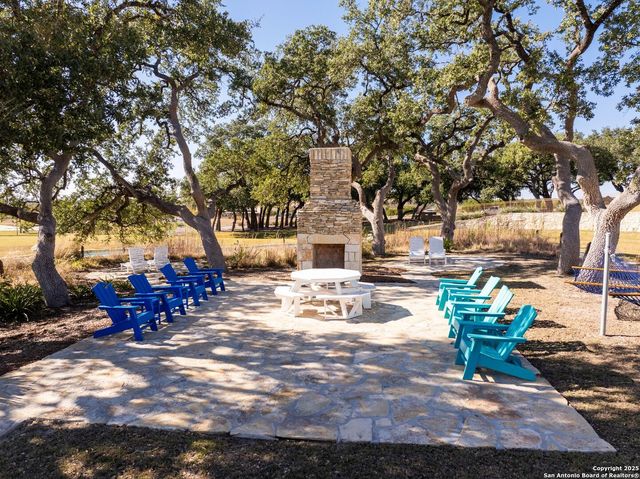 306 Navarro, Boerne, TX 78006