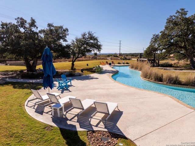 306 Navarro, Boerne, TX 78006