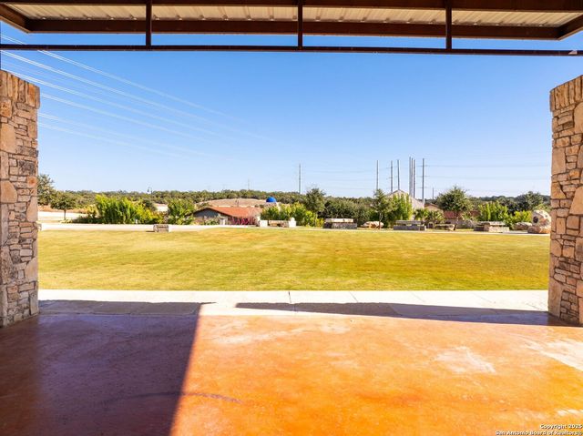 306 Navarro, Boerne, TX 78006