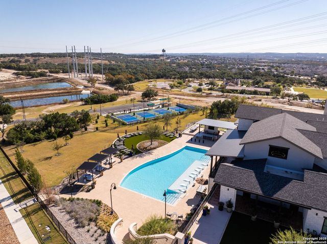 306 Navarro, Boerne, TX 78006