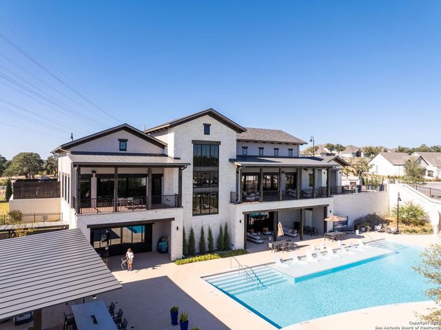 306 Navarro, Boerne, TX 78006