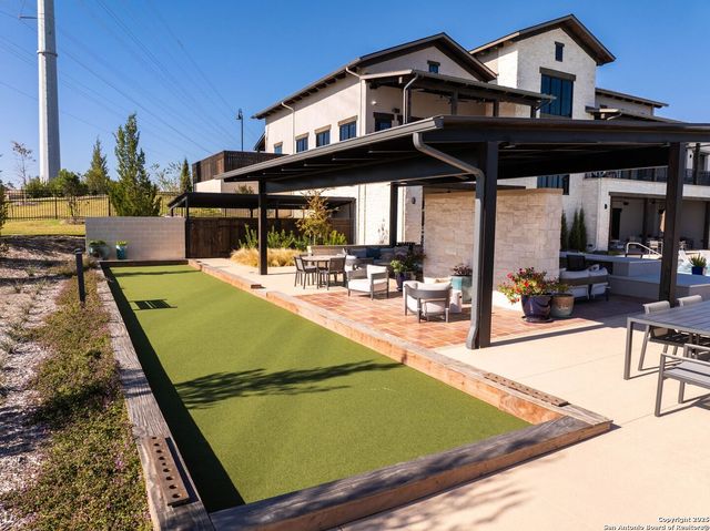 306 Navarro, Boerne, TX 78006