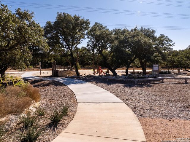 306 Navarro, Boerne, TX 78006