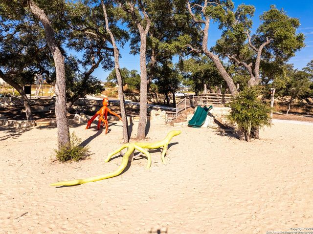 306 Navarro, Boerne, TX 78006