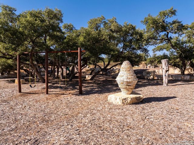 306 Navarro, Boerne, TX 78006