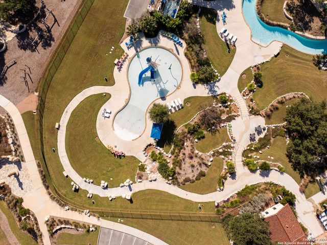 306 Navarro, Boerne, TX 78006