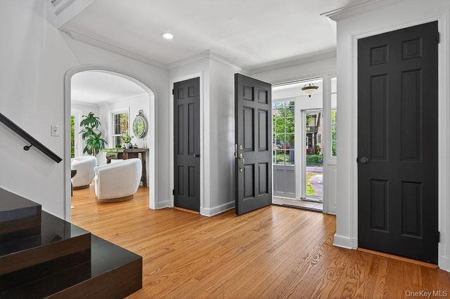 91 Central Parkway, Mount Vernon, NY 10552