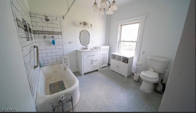 288 Paterson Ave, Little Falls Twp., NJ 07424