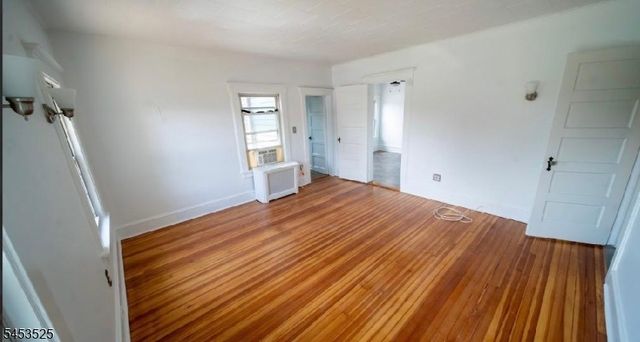 288 Paterson Ave, Little Falls Twp., NJ 07424