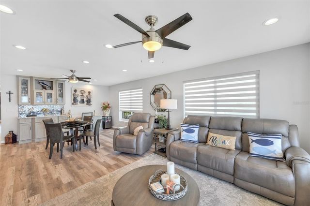 5400 GULF DRIVE 32, Holmes Beach, FL 34217