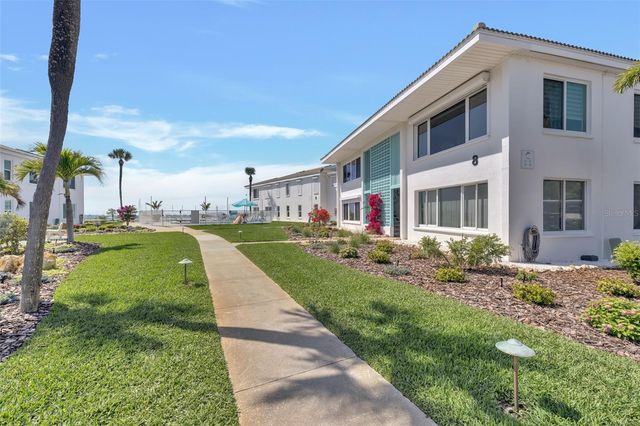 5400 GULF DRIVE 32, Holmes Beach, FL 34217