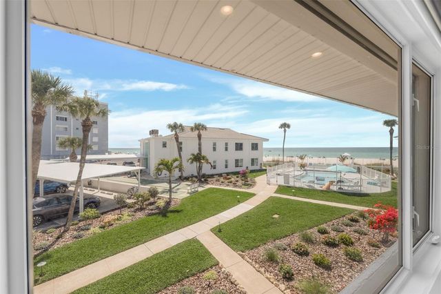 5400 GULF DRIVE 32, Holmes Beach, FL 34217