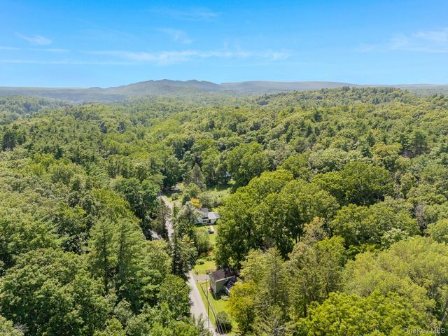 568 Hickory Bush Road, Kingston, NY 12401
