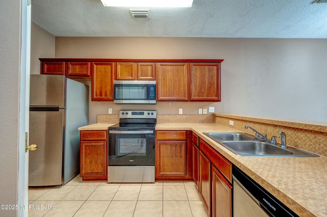 1509 BISCAYNE BAY Drive, Jacksonville, FL 32218