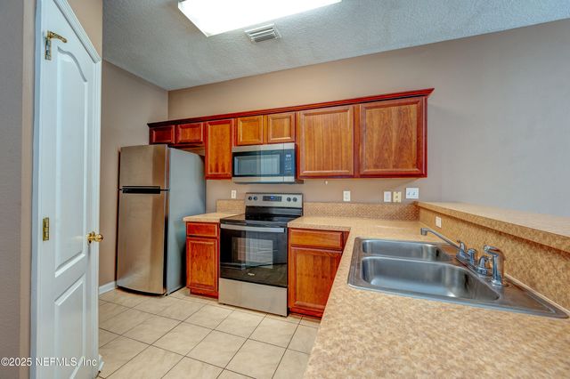 1509 BISCAYNE BAY Drive, Jacksonville, FL 32218