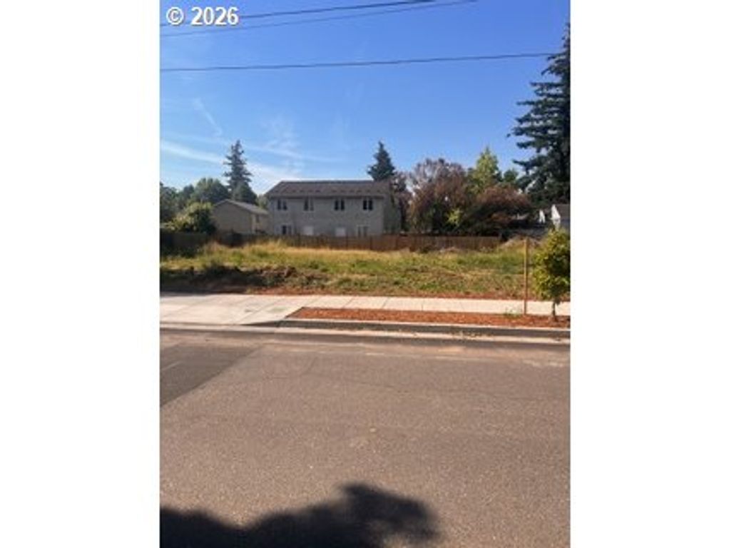 8770 Se BROOKLYN St, Portland, OR 97266
