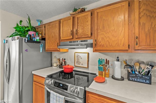 5 Hamilton Court, Thomasville, NC 27360