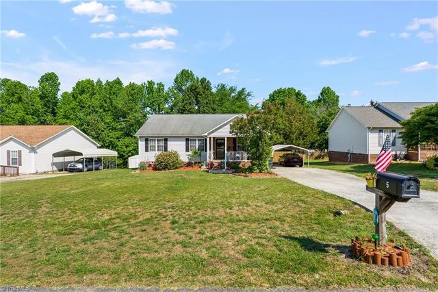 5 Hamilton Court, Thomasville, NC 27360