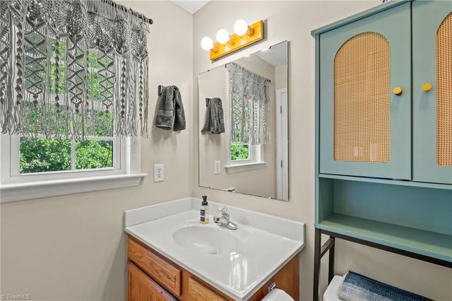 5 Hamilton Court, Thomasville, NC 27360
