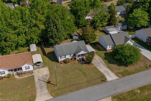 5 Hamilton Court, Thomasville, NC 27360