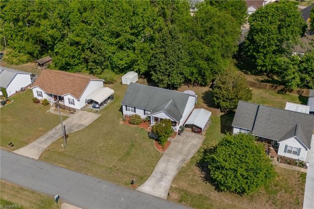 5 Hamilton Court, Thomasville, NC 27360